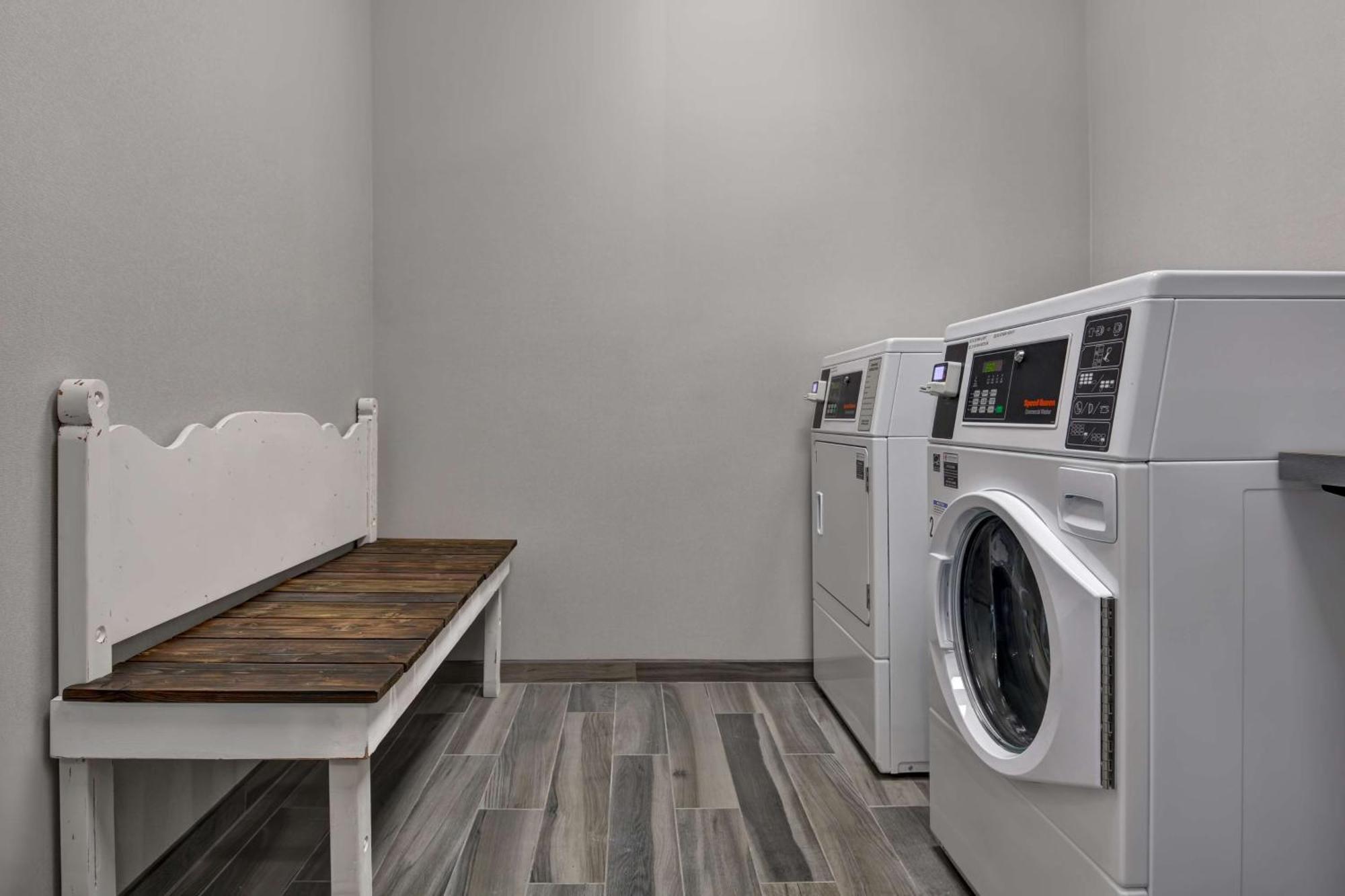 Hampton Inn & Suites Tampa Riverview Brandon Heartland Bagian luar foto