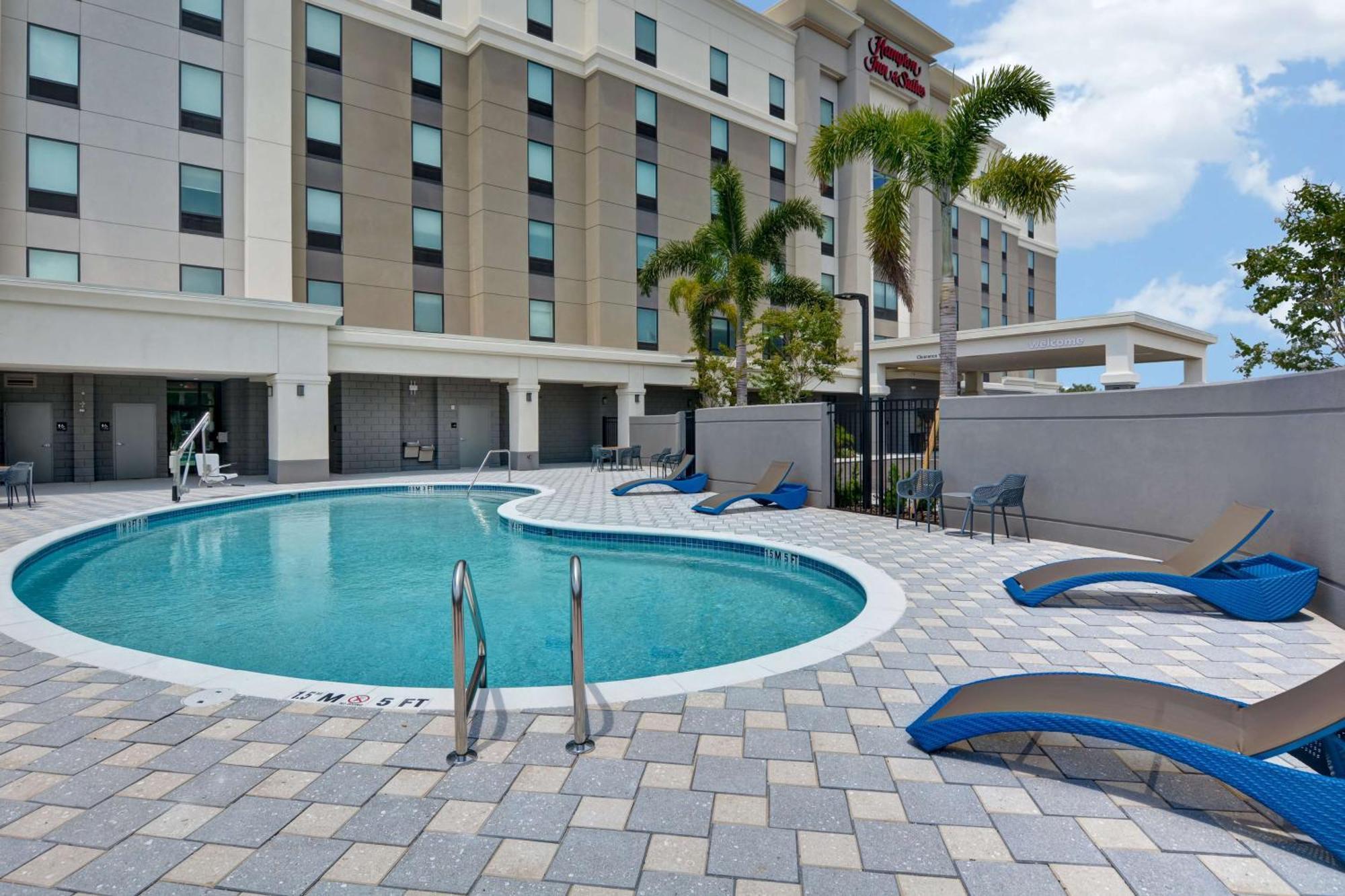 Hampton Inn & Suites Tampa Riverview Brandon Heartland Bagian luar foto